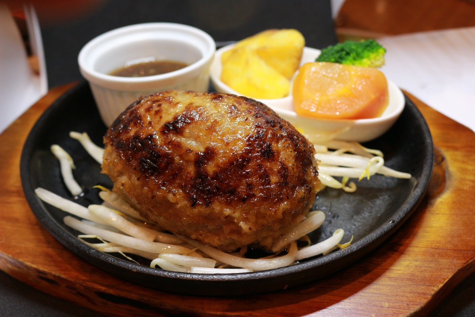 ぎゅう丸手仕事ハンバーグ  S__68362246